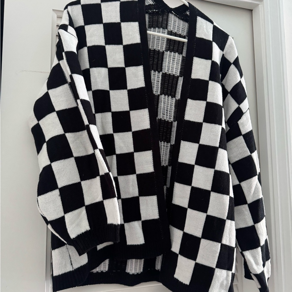 Black and White Checkered women’s Sweater